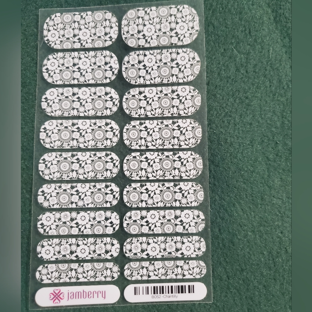 Bundle 4 FREE!! Jamberry Chantilly Nail Wrap B052